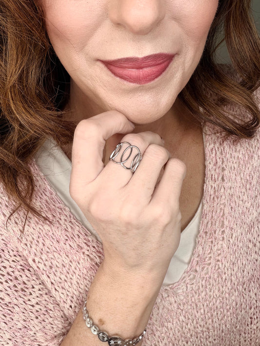 Golden Loop Sculpted Ring - Charmed Paisley